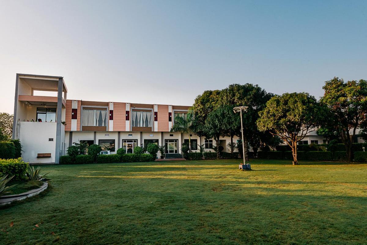 פושקאר Aditya Palace מראה חיצוני תמונה